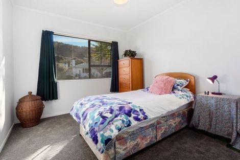 Photo of property in 16 Rossiter Street, Tawa, Wellington, 5028