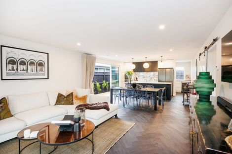 Photo of property in 6 Solitude Crescent, Kelvin Grove, 4414