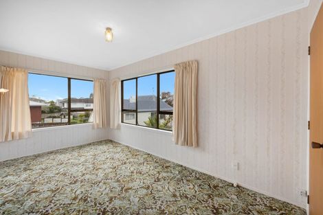 Photo of property in 44 Bradbury Road, Botany Downs, Auckland, 2010