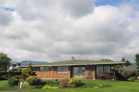 Photo of property in 17 Burton Place, Owhata, Rotorua, 3010