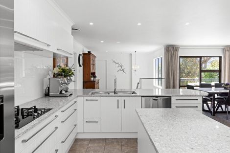 Photo of property in 7 Tui Glen, Havelock North, 4130