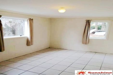 Photo of property in 244 Boord Crescent, Kumeu, 0891