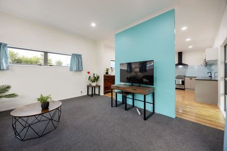 Photo of property in 27a Kenney Crescent, Fairfield, Hamilton, 3214