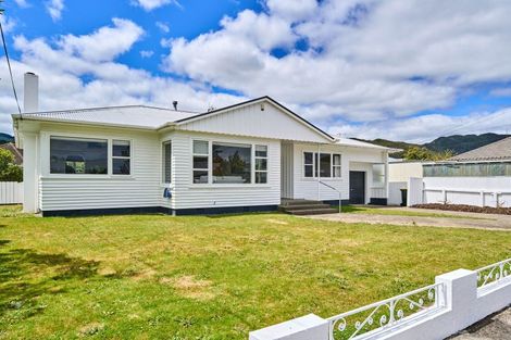 Photo of property in 7 Beecham Grove, Epuni, Lower Hutt, 5011
