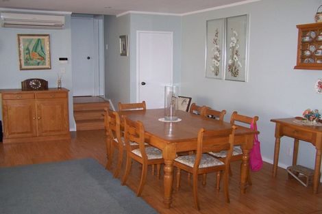 Photo of property in 54 Robbies Road, Shelly Park, Auckland, 2014