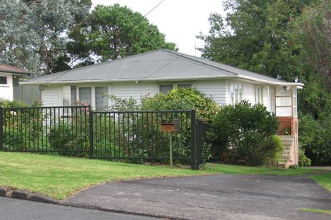 Photo of property in 30 Highland Avenue, Titirangi, Auckland, 0604