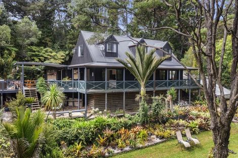 Photo of property in 109 Takahe Road, Titirangi, Auckland, 0604