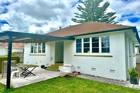 Photo of property in 18 Stokes Crescent, Maeroa, Hamilton, 3200