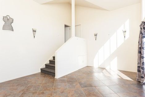 Photo of property in 4 Cliff View Drive, Green Bay, Auckland, 0604