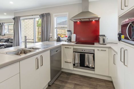 Photo of property in 2/120 Mahoe Street, Melville, Hamilton, 3206