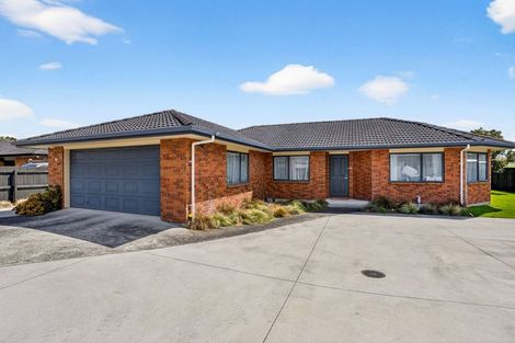 Photo of property in 23 Raabia Close, Parakai, 0830