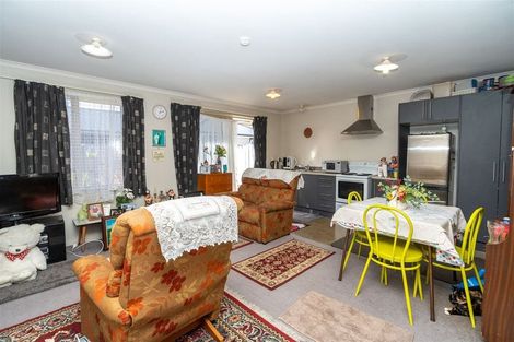 Photo of property in 2a Burrows Place, Frankton, Hamilton, 3204