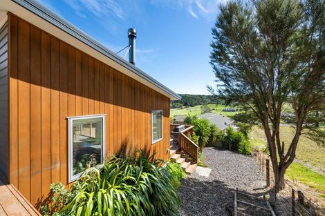 Photo of property in 11 Bell Bird Rise, Picton, 7220
