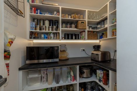 Photo of property in 35 Tennis Court Road, Raumati South, Paraparaumu, 5032