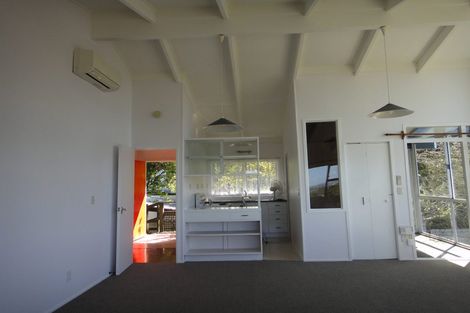 Photo of property in 639a Glenfield Road, Totara Vale, Auckland, 0629