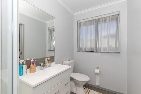 Photo of property in 12 Ruske Place, Grandview Heights, Hamilton, 3200