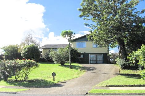 Photo of property in 9 Waikaremoana Place, Pakuranga Heights, Auckland, 2010