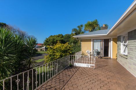 Photo of property in 8 Cardiff Street, Pukekohe, 2120