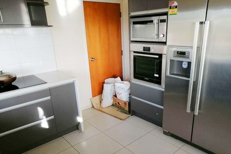 Photo of property in 30 Florence Daly Place, Mount Roskill, Auckland, 1041