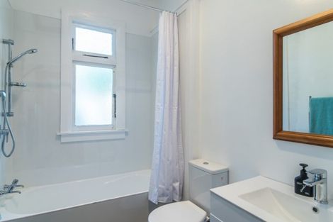 Photo of property in 43 Dale Road, Raumati South, Paraparaumu, 5032