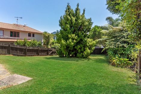 Photo of property in 2/76 Heathcote Road, Castor Bay, Auckland, 0620