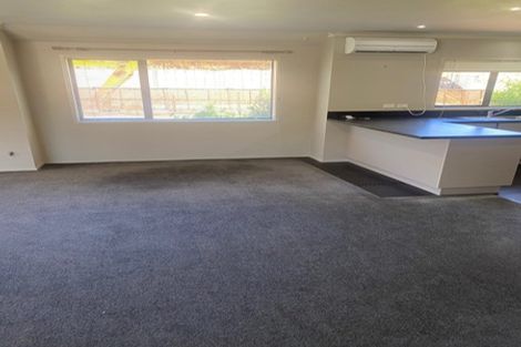 Photo of property in 5 Montrose Place, Highlands Park, New Plymouth, 4312