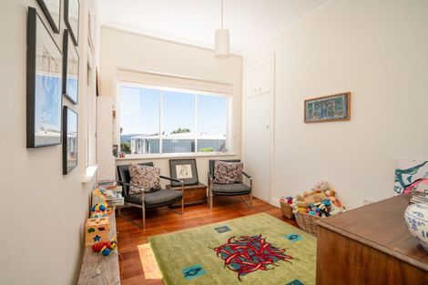 Photo of property in 42 Central Terrace, Kelburn, Wellington, 6012