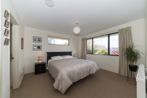 Photo of property in 30 Logan Way, Kelvin Grove, Palmerston North, 4414