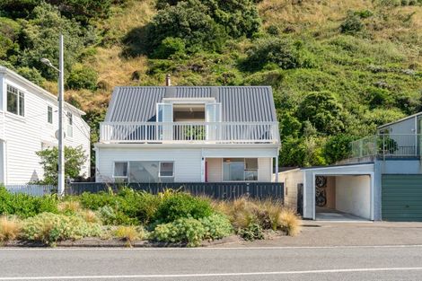 Photo of property in 150 Owhiro Bay Parade, Owhiro Bay, Wellington, 6023