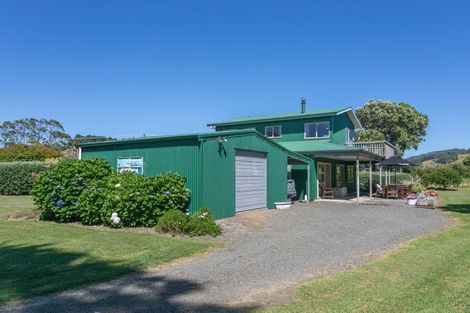 Photo of property in 33 Orua Lane, Hot Water Beach, Whitianga, 3591