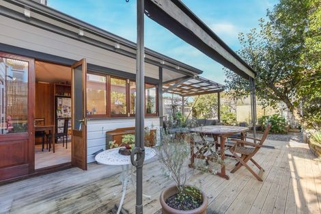 Photo of property in 344 Hardy Street, Nelson, 7010