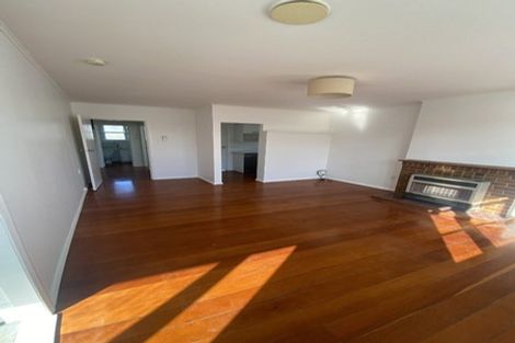 Photo of property in 20 Craigbank Avenue, New Lynn, Auckland, 0600