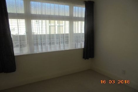 Photo of property in 14 Saint Albans Grove, Woburn, Lower Hutt, 5010