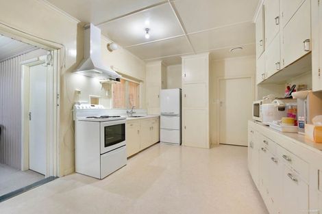 Photo of property in 42 Ranfurly Road, Papatoetoe, Auckland, 2104