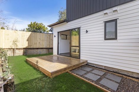 Photo of property in 8b Tahinga Street, Northcote, Auckland, 0627