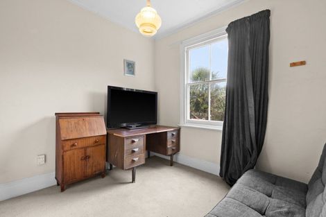 Photo of property in 19 Milton Road, Bluff Hill, Napier, 4110