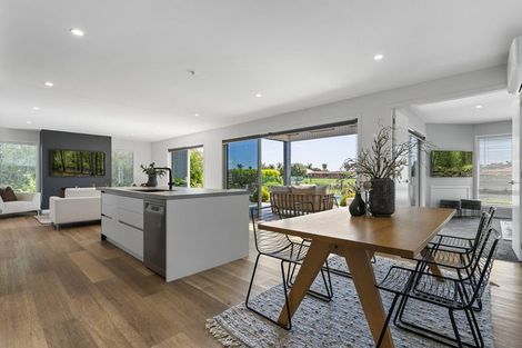 Photo of property in 37 Forstera Way, Papamoa Beach, Papamoa, 3118