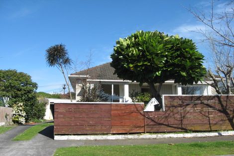 Photo of property in 14 Exeter Street, Brooklands, New Plymouth, 4310
