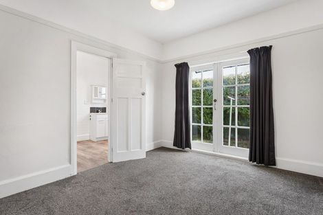 Photo of property in 2/24 North Avon Road, Richmond, Christchurch, 8013