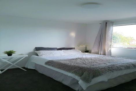 Photo of property in 2/43 Taitimu Drive, Weymouth, Auckland, 2103