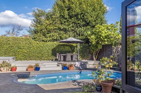 Photo of property in 50 Loloma Drive, Half Moon Bay, Auckland, 2012