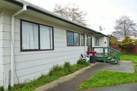Photo of property in 19 Gladys Place, Kelvin Grove, Palmerston North, 4414