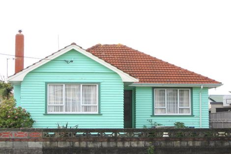 Photo of property in 66 Blake Street, Waitara, 4320