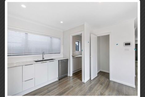 Photo of property in 8 Waihanga Way, Bucklands Beach, Auckland, 2014