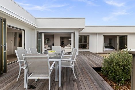 Photo of property in 2 Campbell Street, Havelock North, 4130