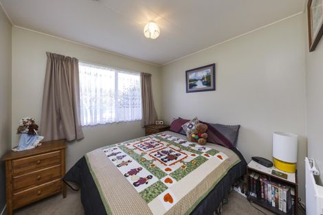 Photo of property in 12 Humphries Place, Awapuni, Palmerston North, 4412
