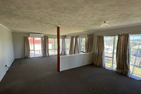 Photo of property in 26 Miriam Corban Heights, Henderson, Auckland, 0612