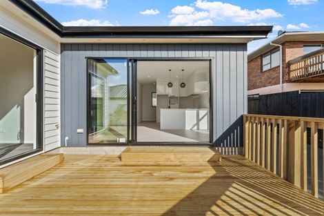 Photo of property in 19b Red Beach Road, Red Beach, 0932