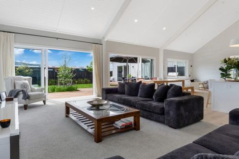 Photo of property in 14 Shearwater Lane, Point Wells, 0986