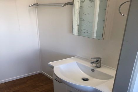 Photo of property in 2/20 Sheridan Drive, New Lynn, Auckland, 0600